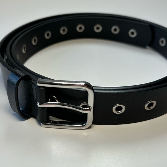 Ava & Viv Faux Leather Black Belt with Silver Grommets - Size 4x - 90s / Y2K - Picture 2 of 5